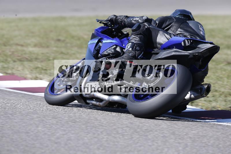 Archiv-2025/49 26.08.2025 Cornu Master School ADR/rot-rouge/349